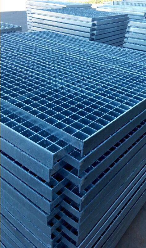 鍍鋅水篦子、鑄鐵水篦子、樹脂水篦子相比較